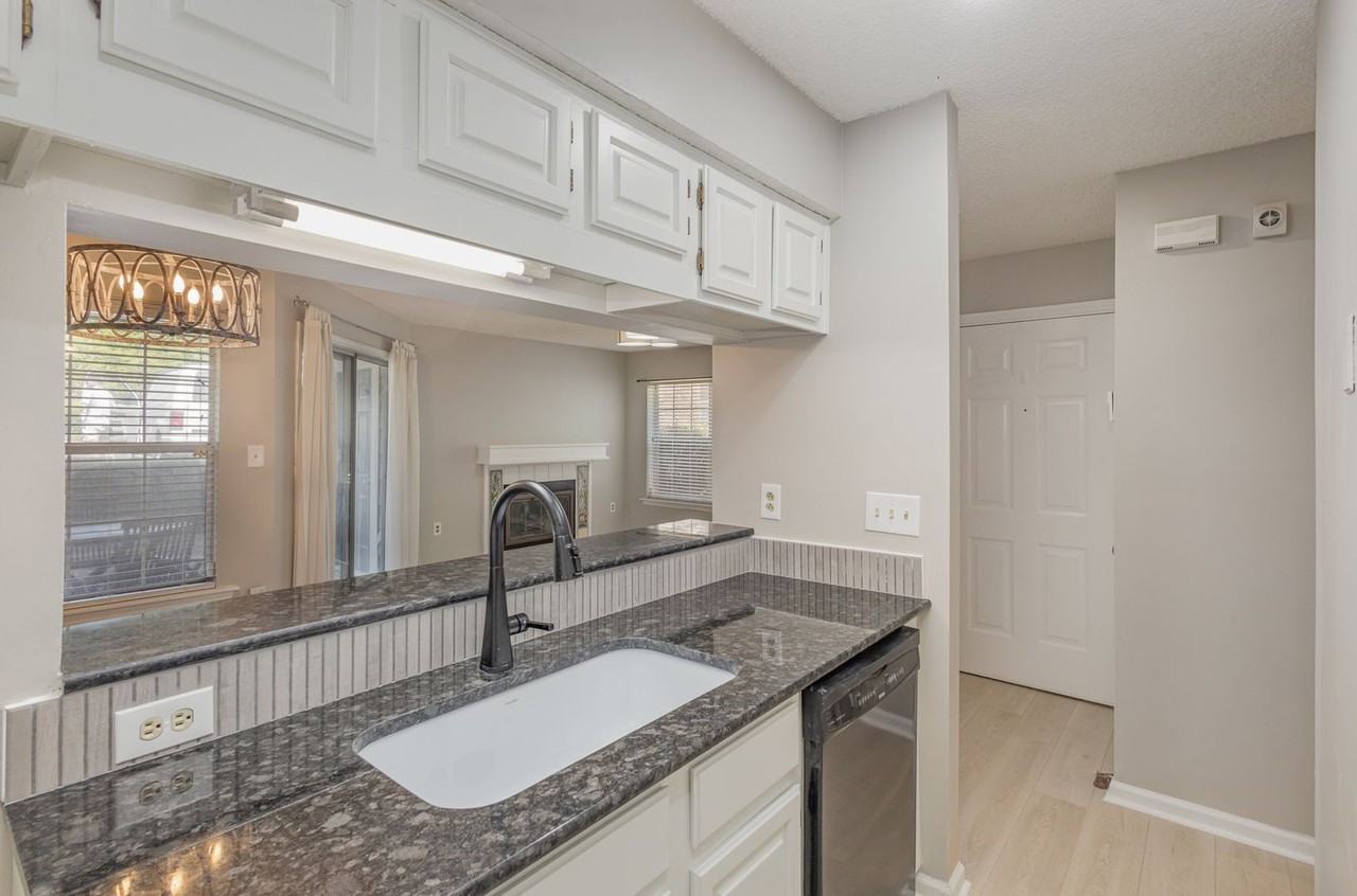 5011 Sharon Rd #F - Photo 5 of 29