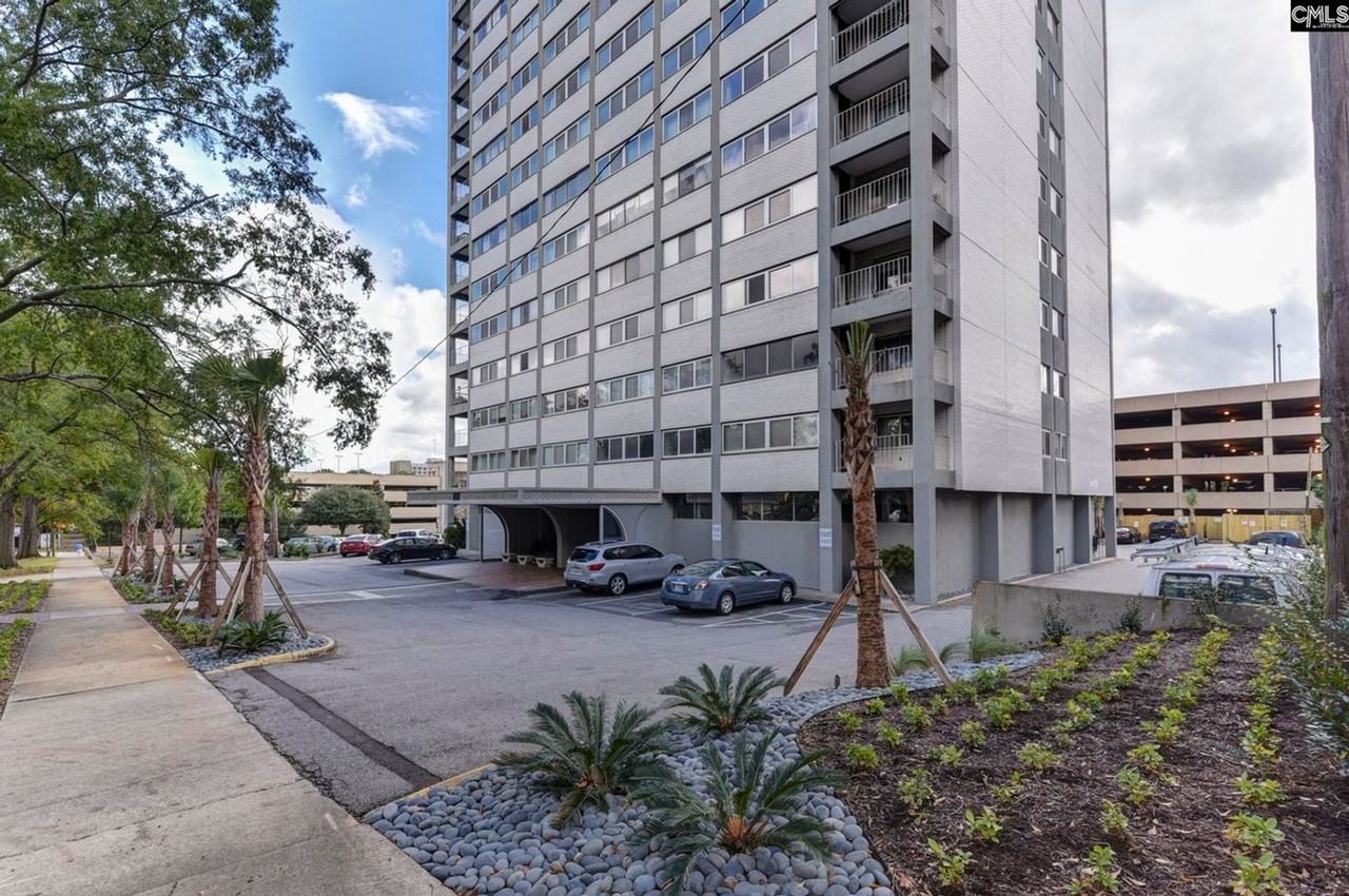 1520 Senate St - Photo 2 of 12