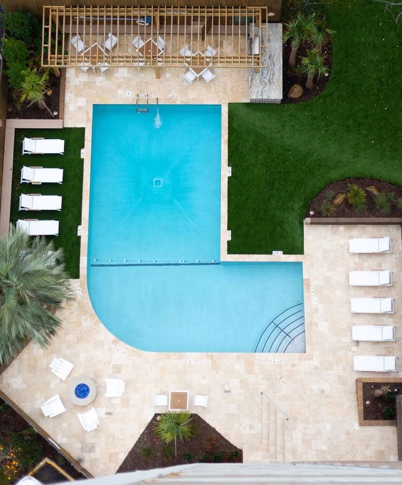 1520 Senate St - Photo 7 of 12