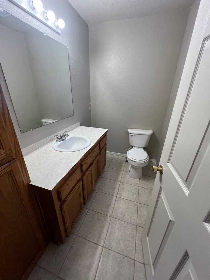 3119 Neis St - Photo 2 of 15