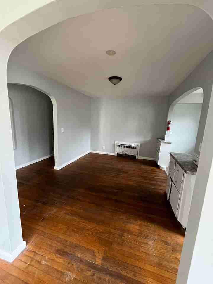 24 Pine St - Photo 2 of 7