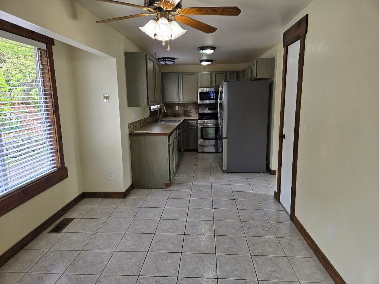 13502 Eldridge Pl Nw - Photo 5 of 20