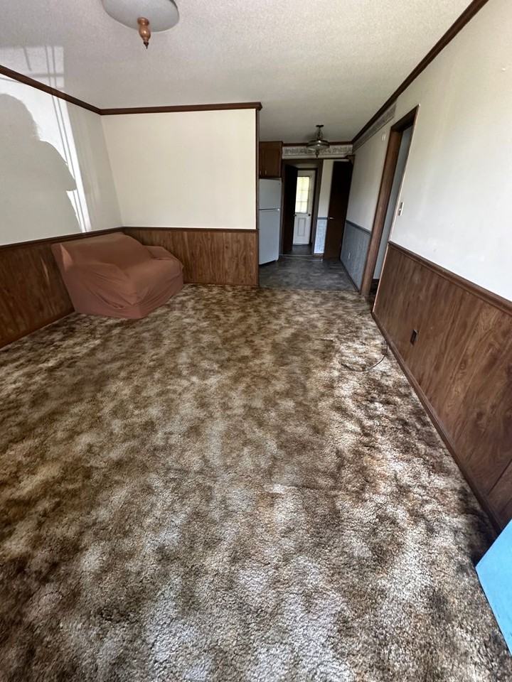 3155 Lakewood Dr - Photo 2 of 6