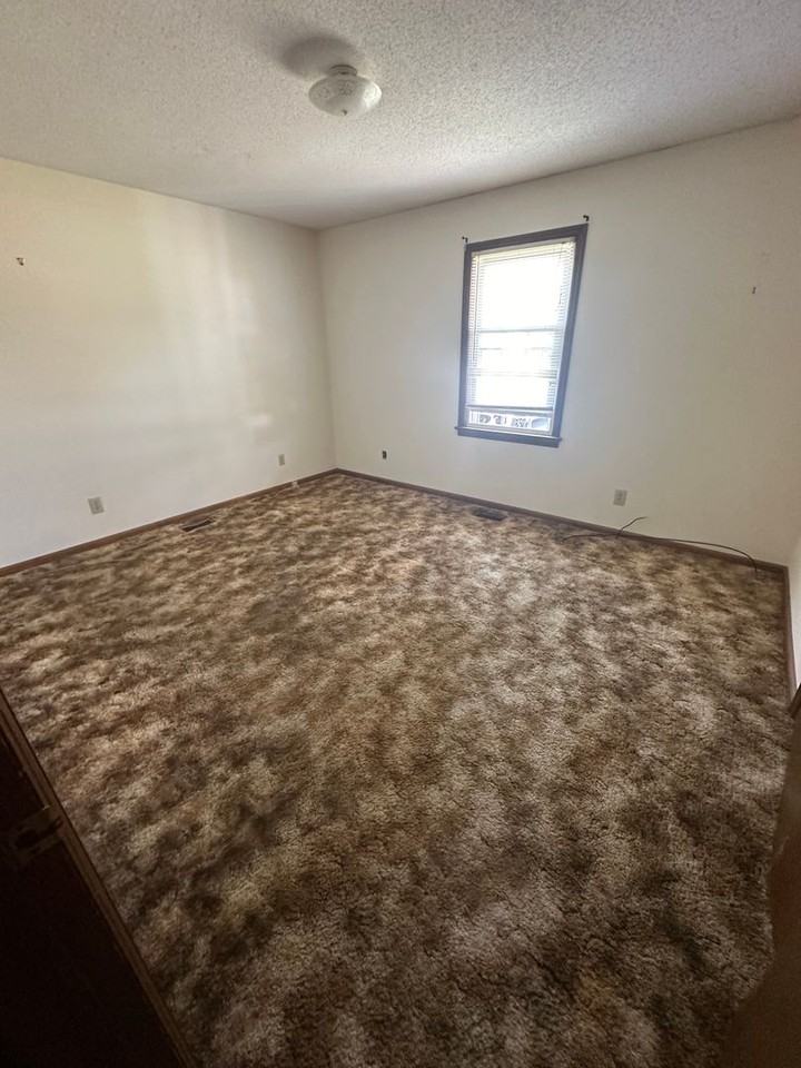 3155 Lakewood Dr - Photo 5 of 6