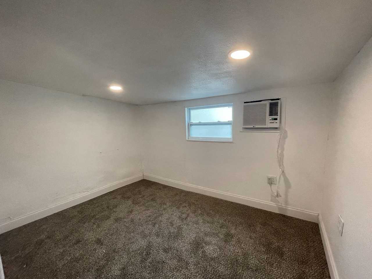 10403 Ray St - Photo 2 of 3