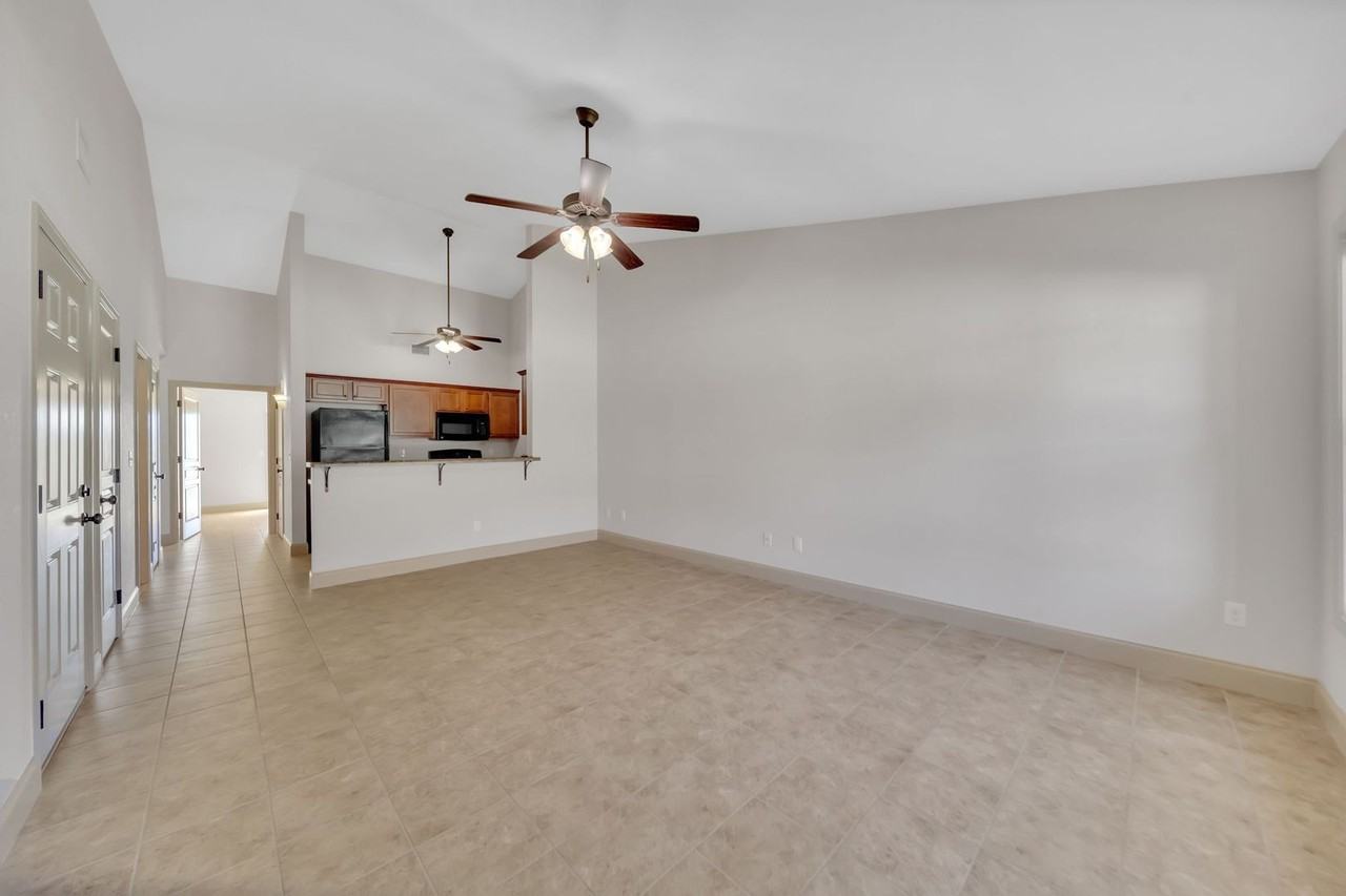 Hillrise Apartments - Photo 5 of 24