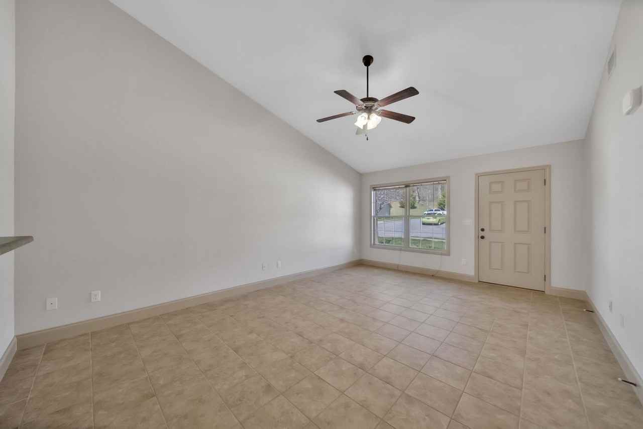 Hillrise Apartments - Photo 6 of 24