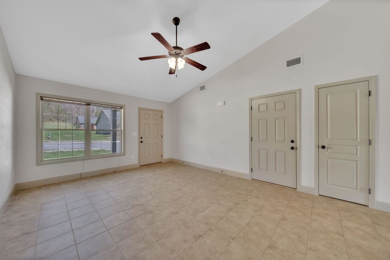 Hillrise Apartments - Photo 7 of 24