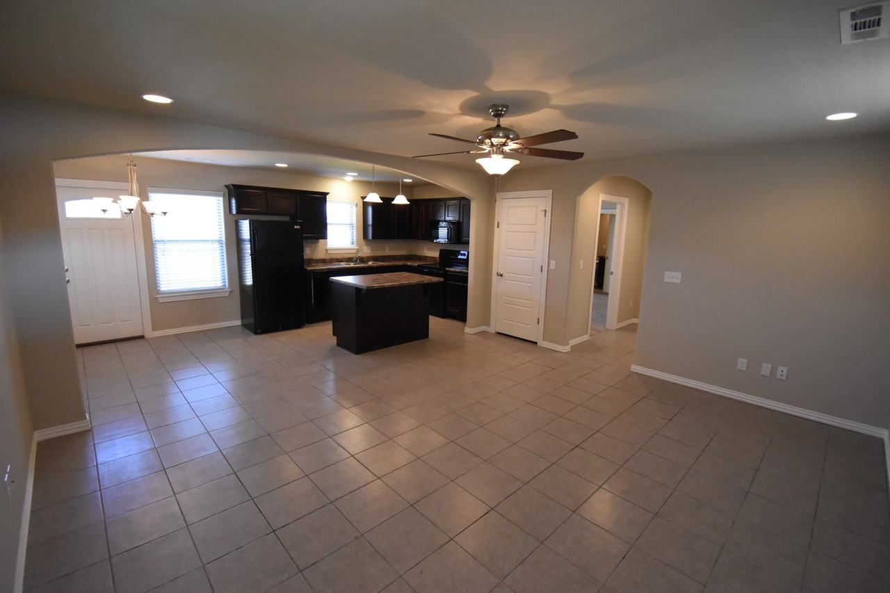 1641 Secretariat Ln - Photo 3 of 13