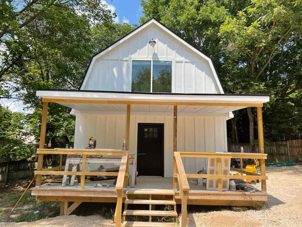 148 1/2 S Centennial Ave - Photo 2 of 7