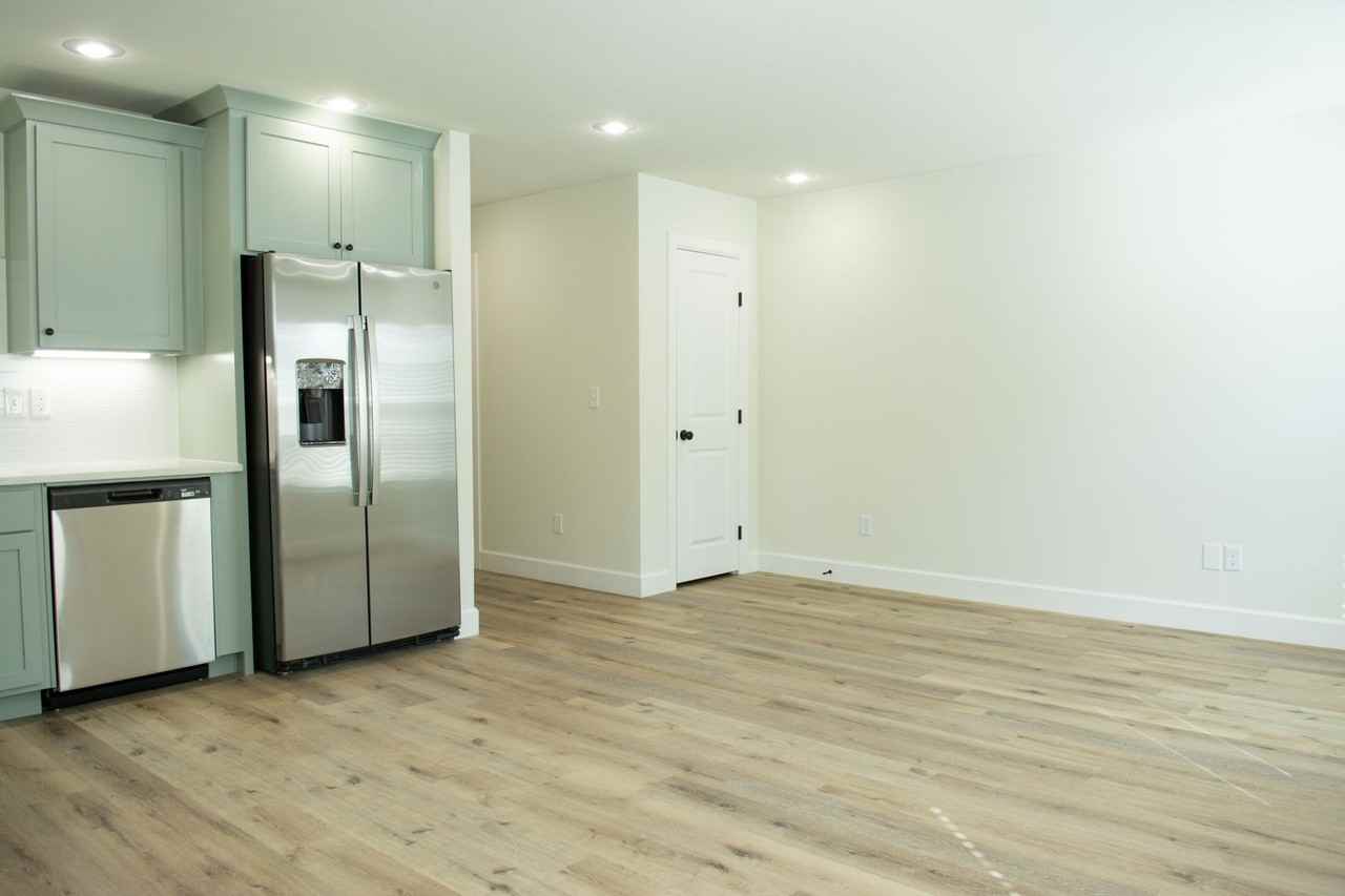 156 N Centennial Ave - Photo 6 of 32