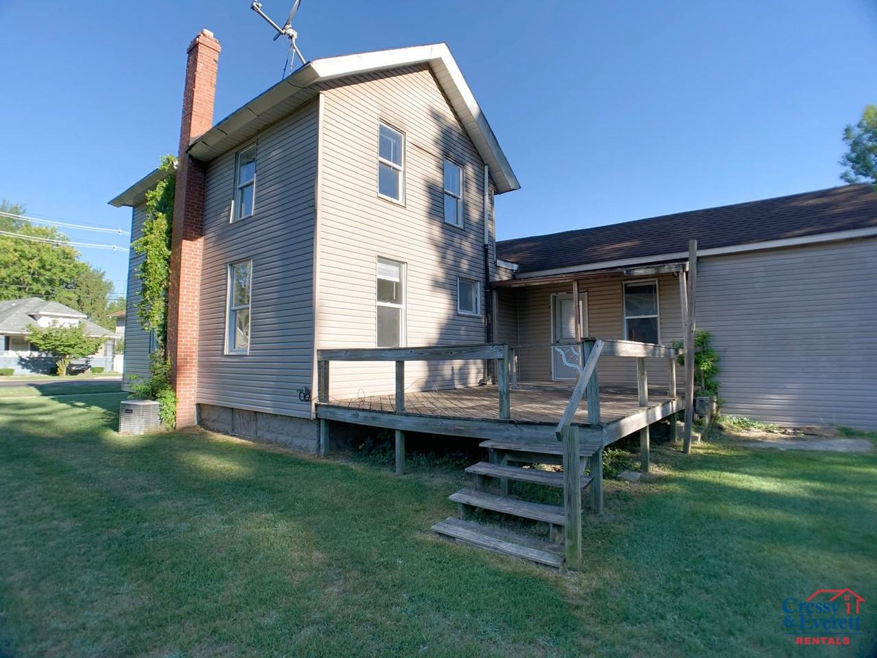 1021 N 5th St - Photo 3 of 20