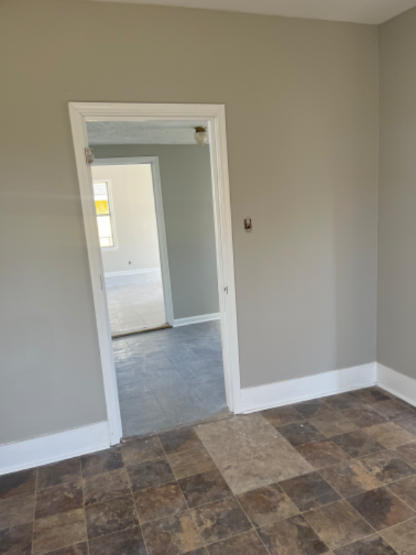 1410 Ashley Ave - Photo 6 of 15