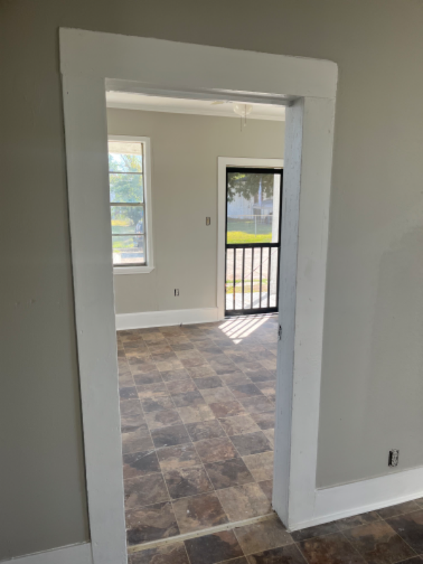 1410 Ashley Ave - Photo 7 of 15