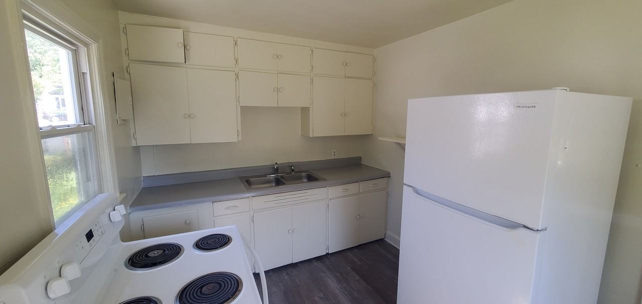 2400 Maywood St - Photo 2 of 7