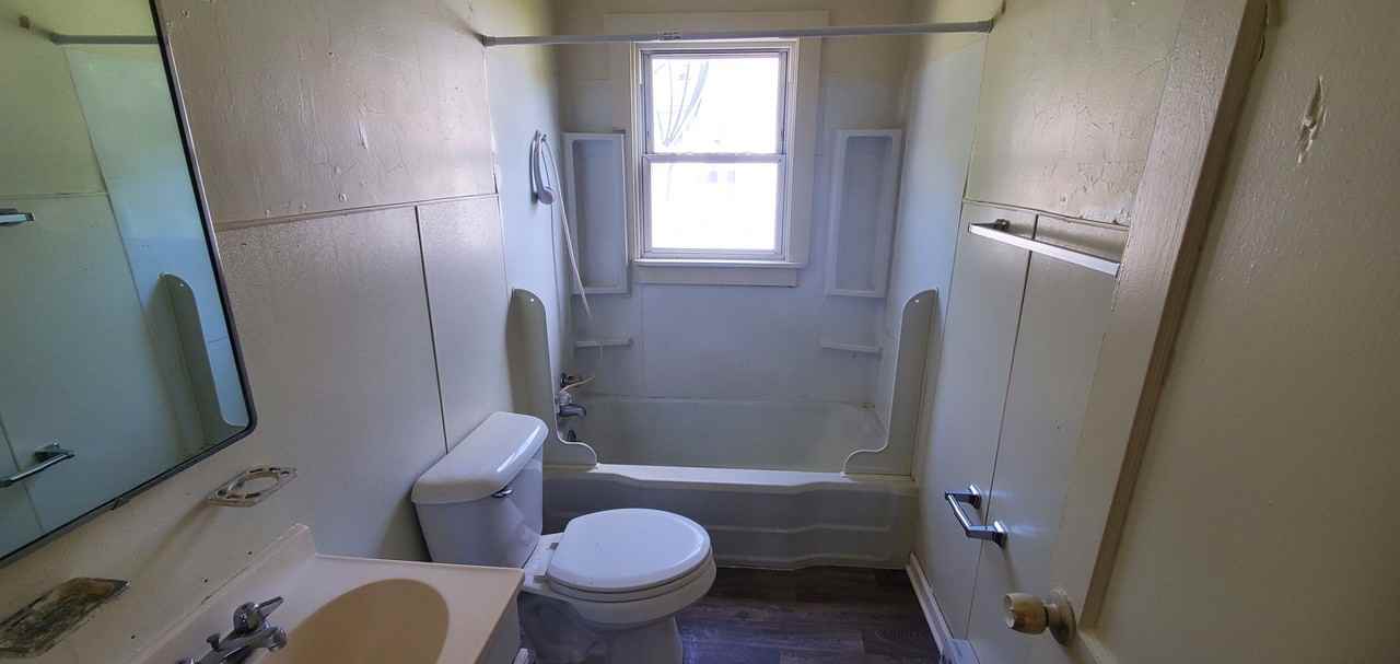 2400 Maywood St - Photo 7 of 7