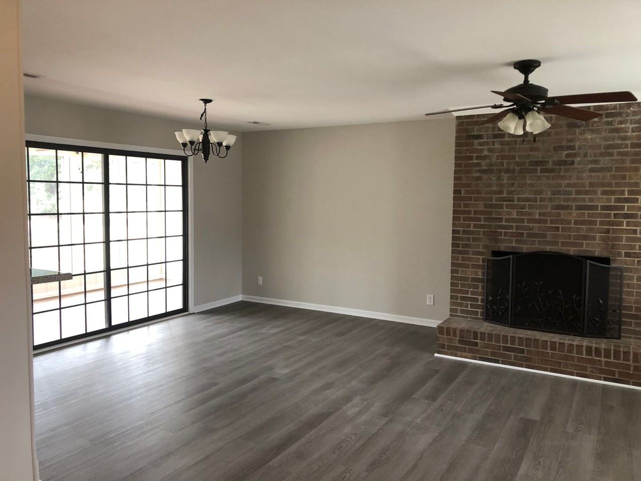 270 E Lake Dr - Photo 2 of 6