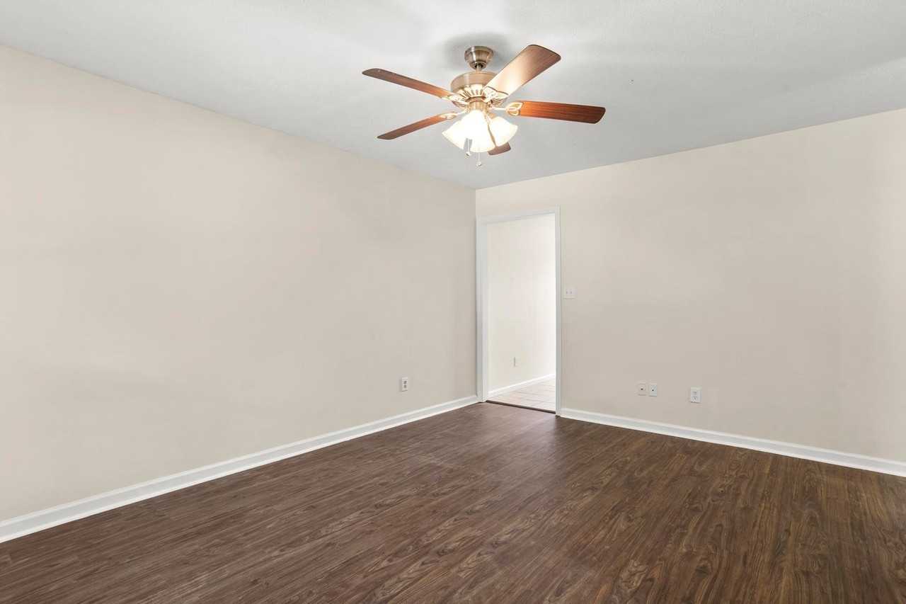 138 Lain Mark Dr - Photo 5 of 21