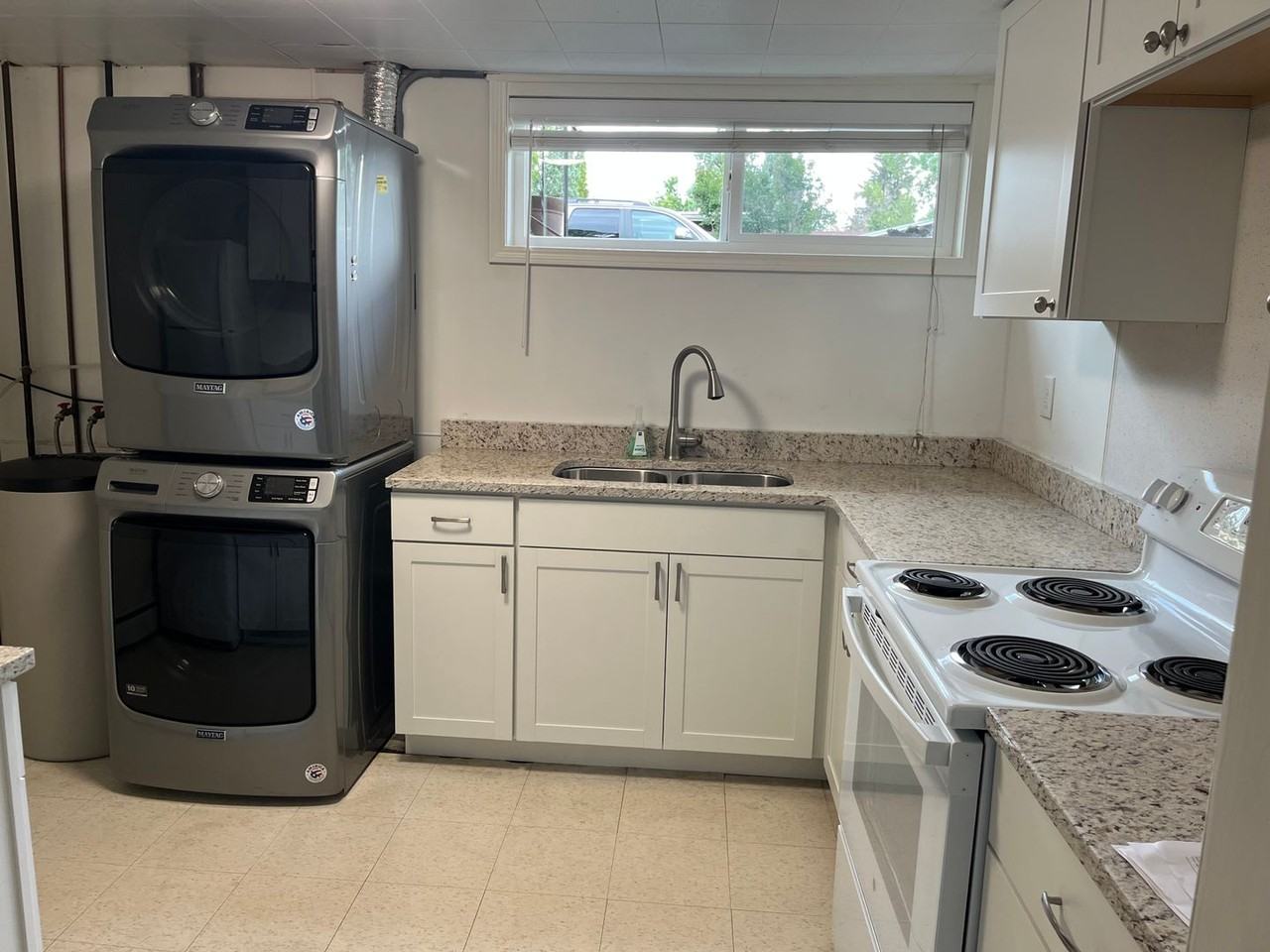 1020 W Story St - Photo 2 of 16