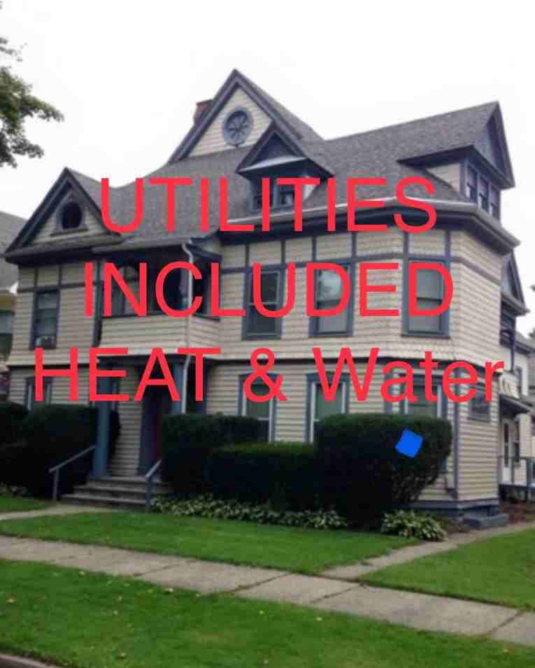 107 E 1st St - Photo 2 of 5