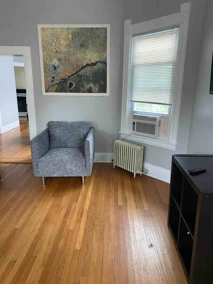 107 E 1st St - Photo 3 of 5