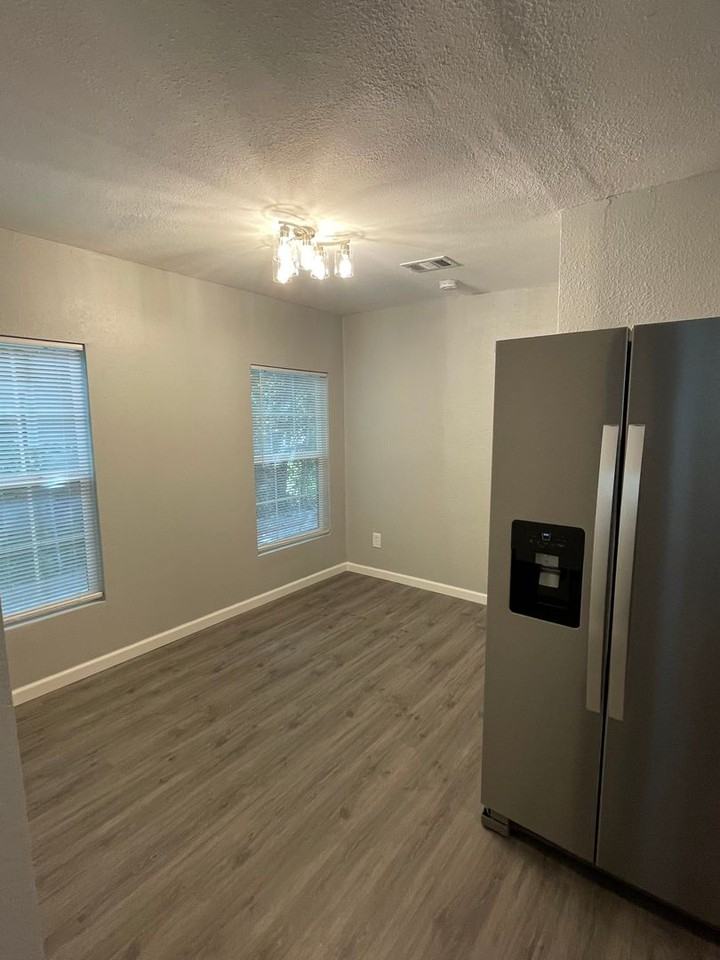 1817 Live Oak Ave - Photo 3 of 20