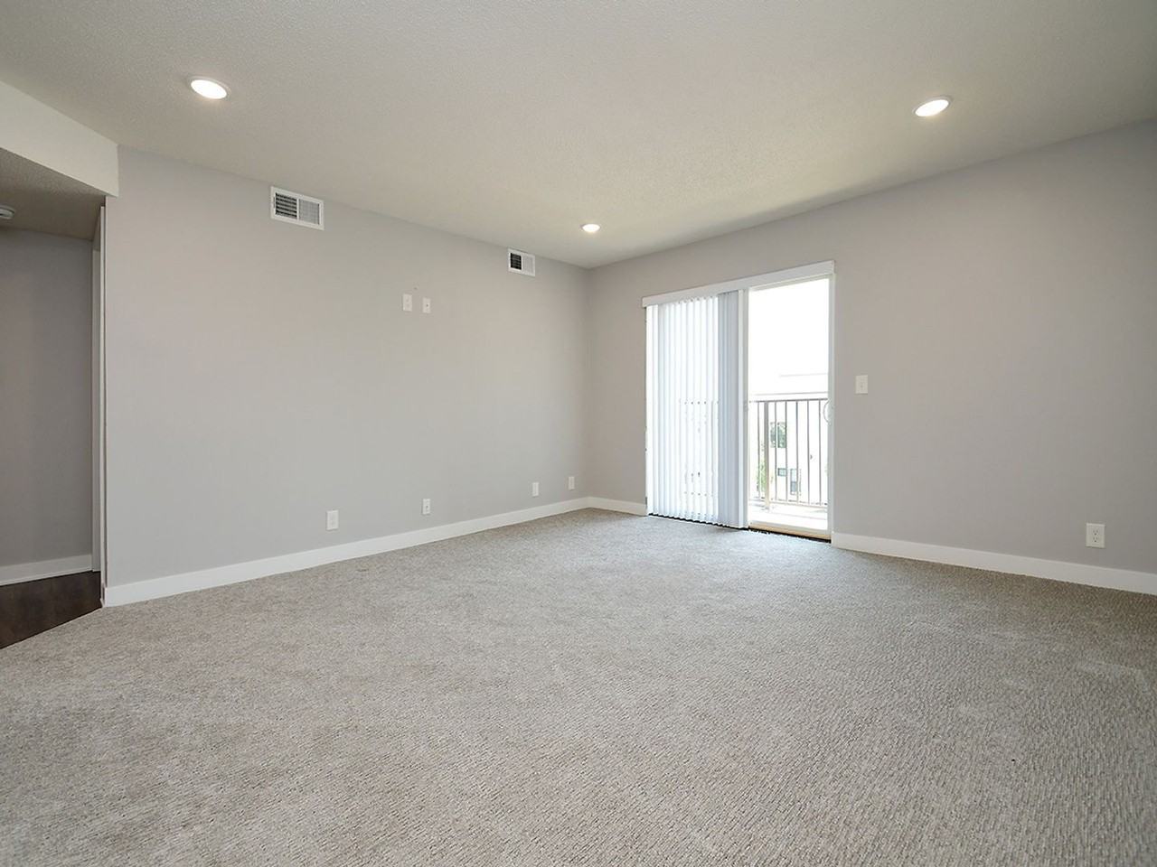 The Belmont Apartments - Photo 4 of 22