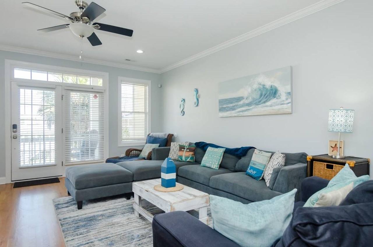 1108 Lake Park Blvd S - Photo 4 of 29