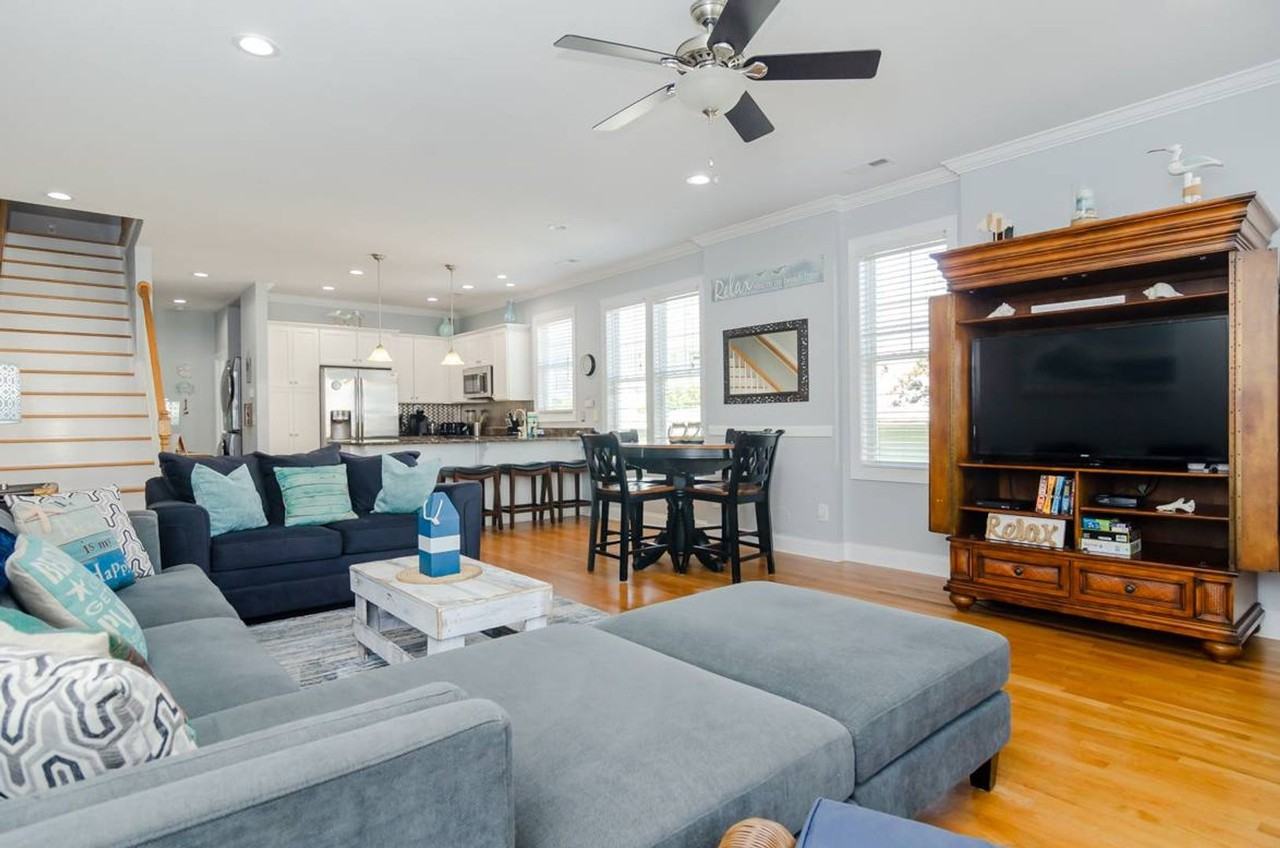 1108 Lake Park Blvd S - Photo 7 of 29