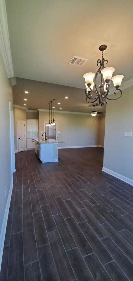 902 Hackberry Dr - Photo 4 of 9