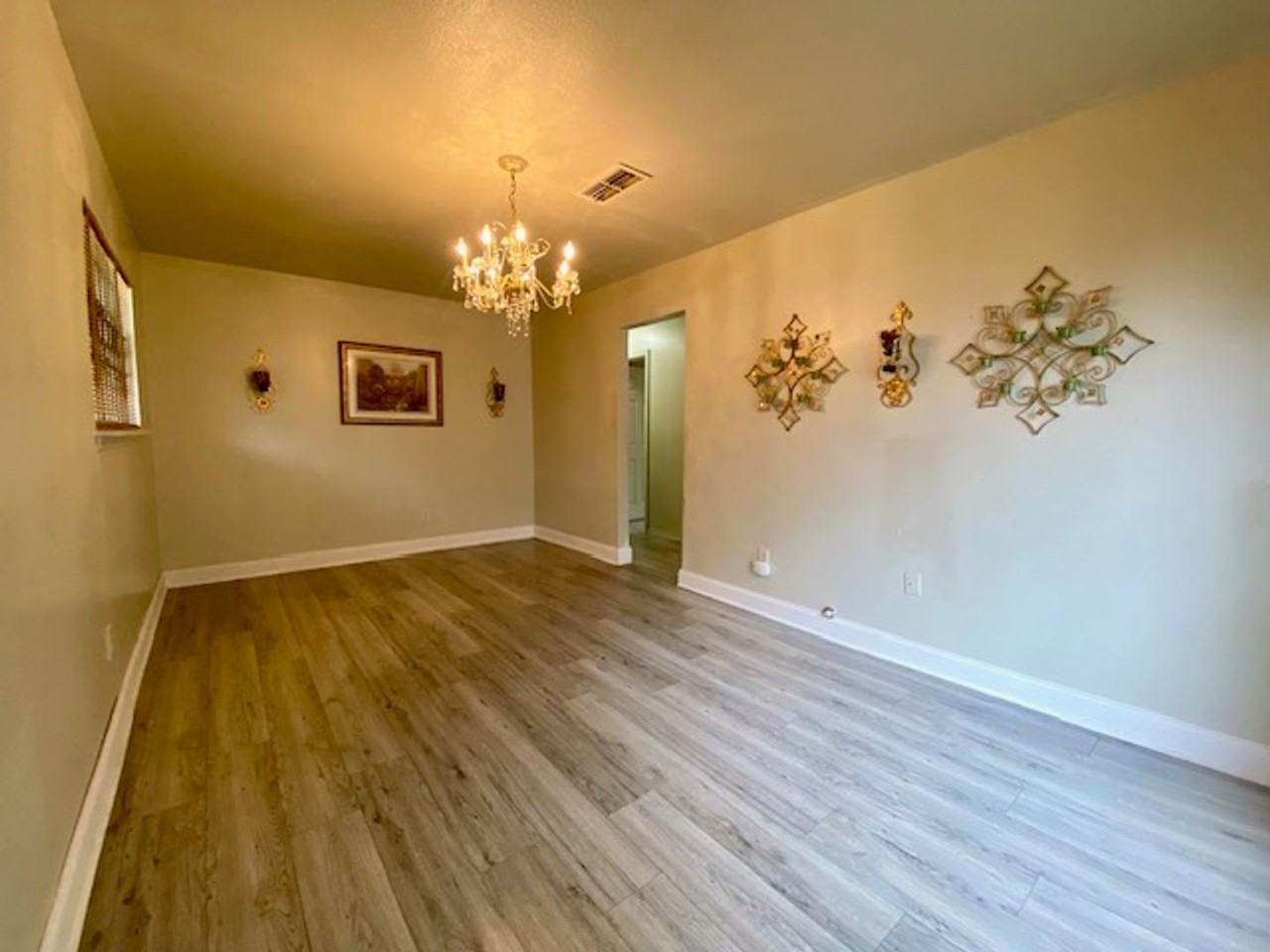 317 Oregon Ave - Photo 2 of 11