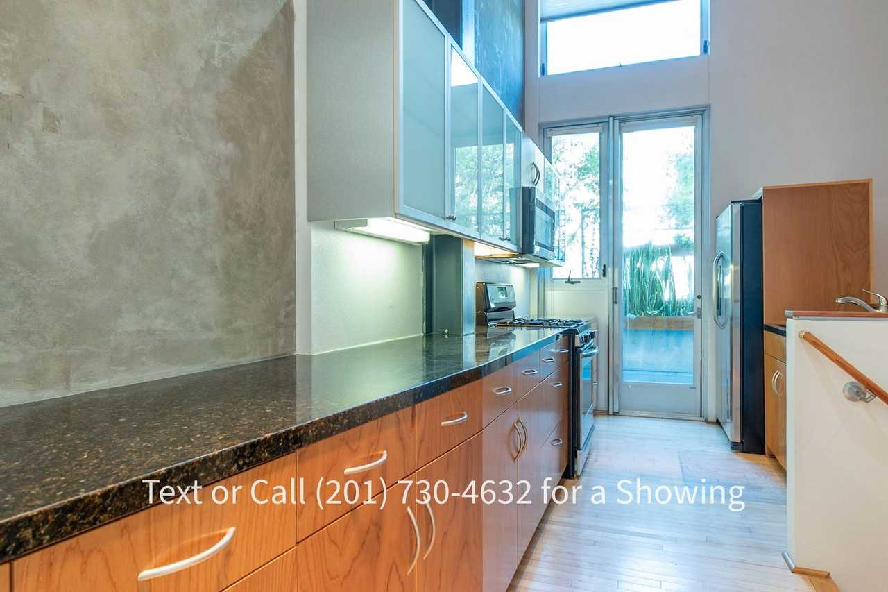 833 10th Ave - Photo 3 of 17