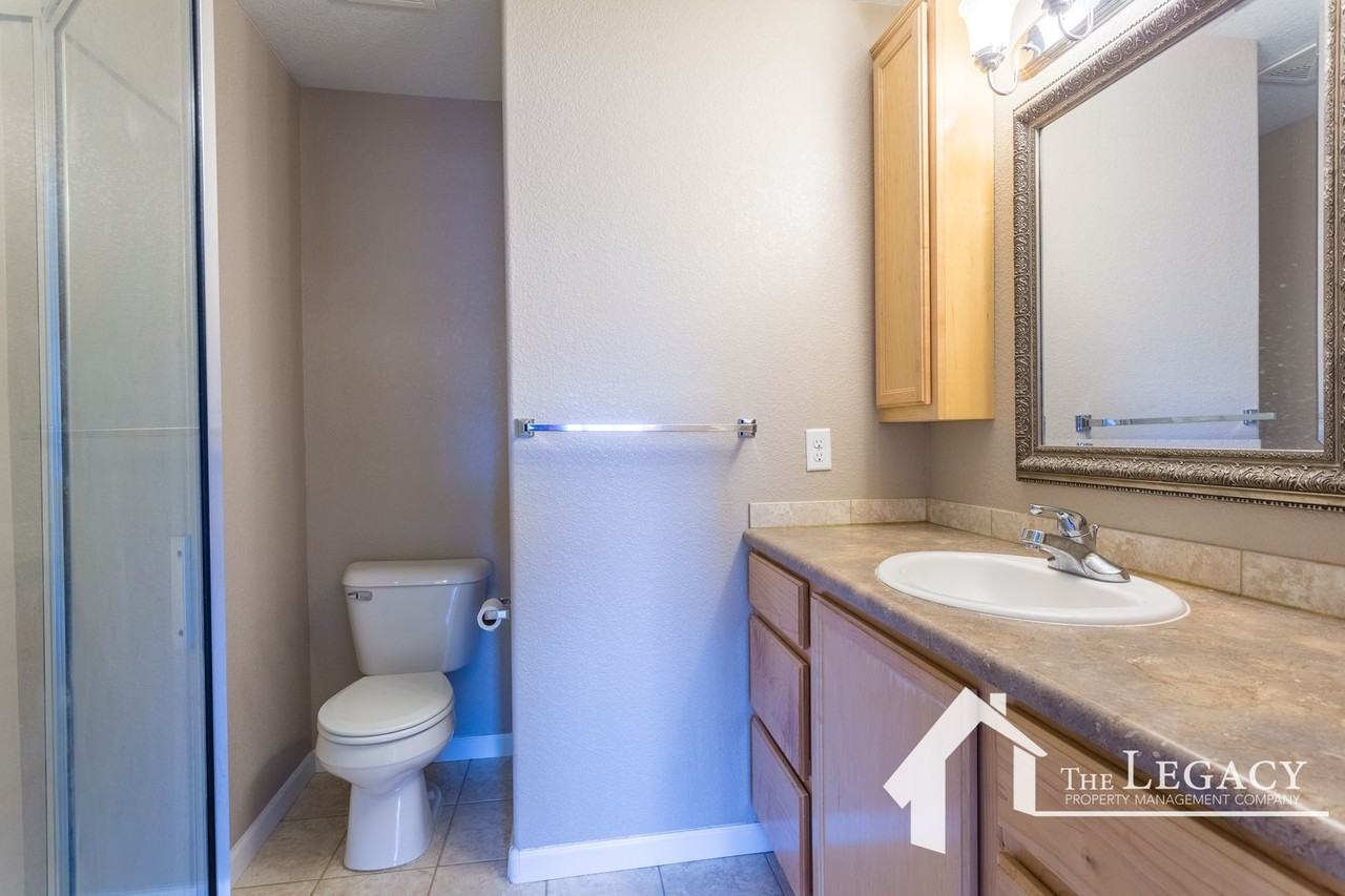 3843 Sweetbrier St - Photo 3 of 11