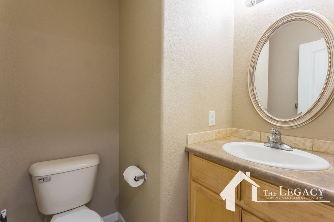 3843 Sweetbrier St - Photo 4 of 11