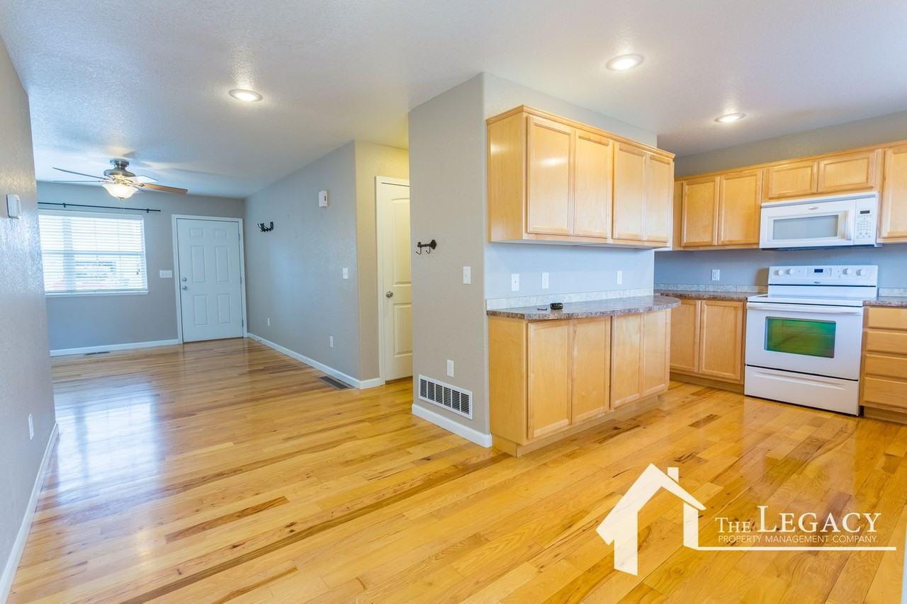 3843 Sweetbrier St - Photo 5 of 11