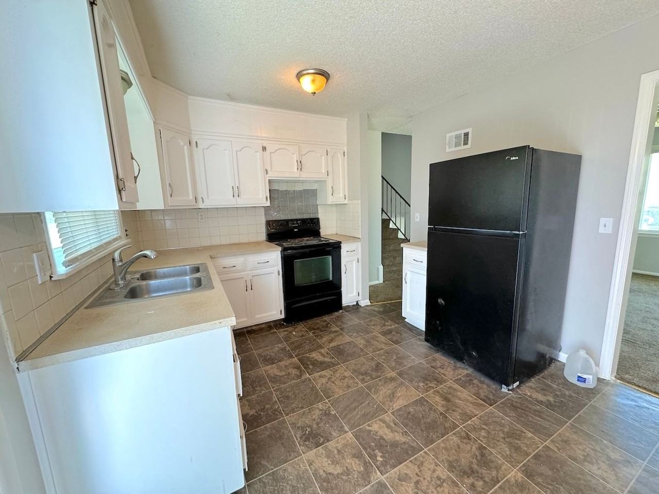 7401 E 117th Pl - Photo 3 of 8