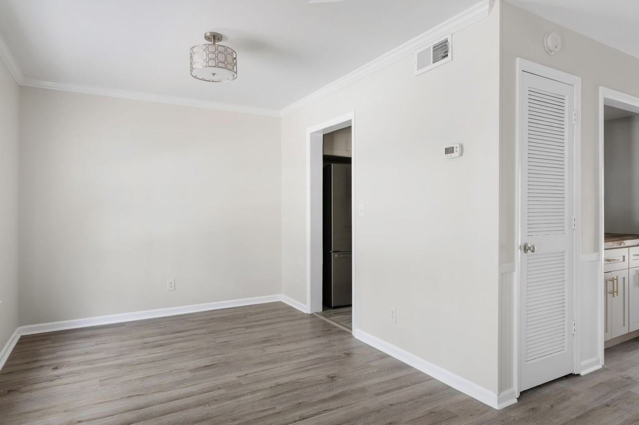 664 Swinton Ct - Photo 6 of 27