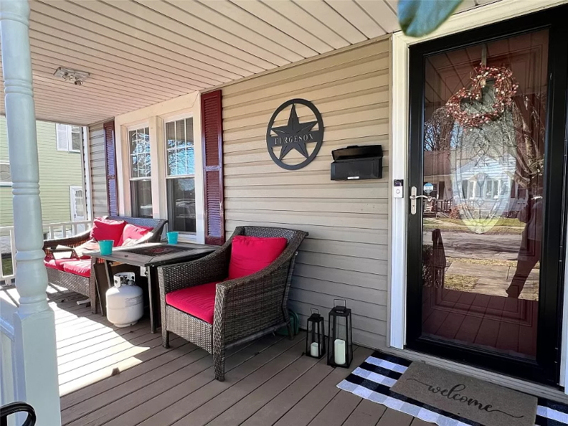 205 Dwight Ave - Photo 2 of 10