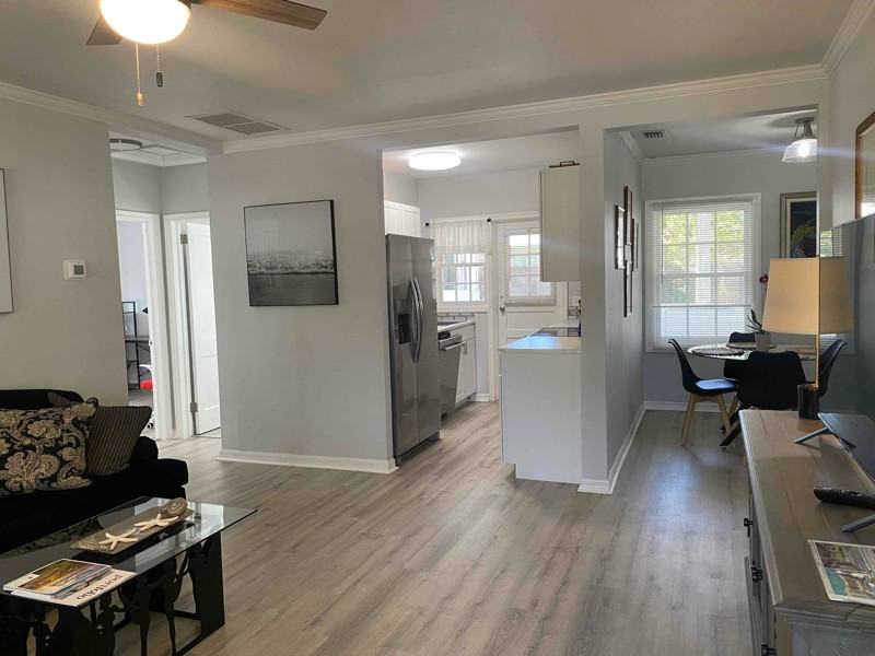 2515 Vero Beach Ave - Photo 5 of 15