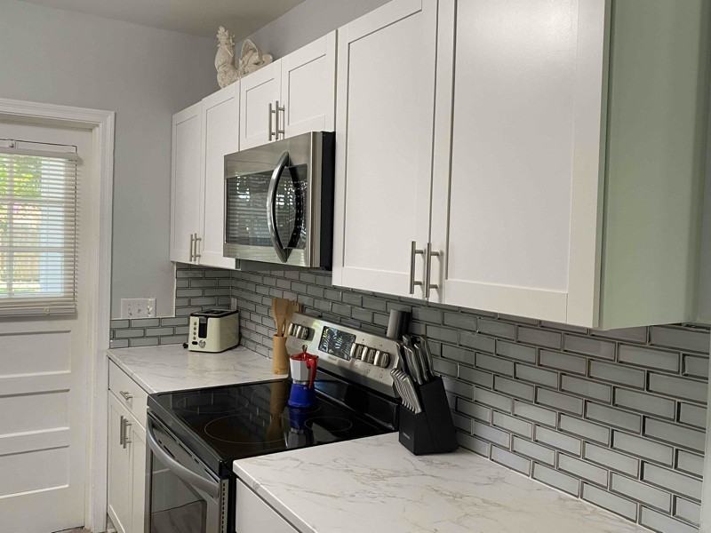 2515 Vero Beach Ave - Photo 6 of 15