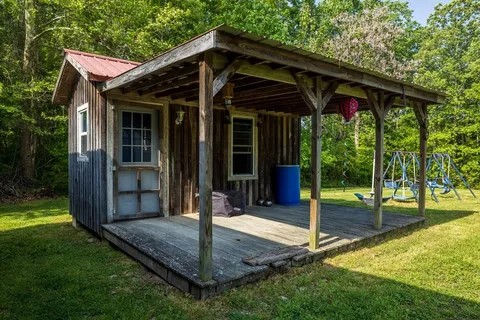 1021 Bradley Creek Rd - Photo 3 of 20