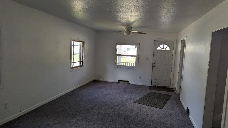 2262 S Hamilton St - Photo 3 of 12