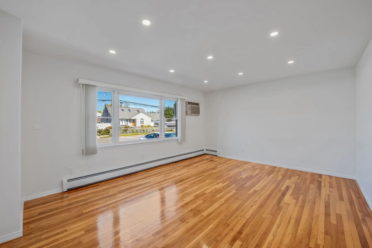 Utilities Included Apartments for Rent in North Amityville, NY 25