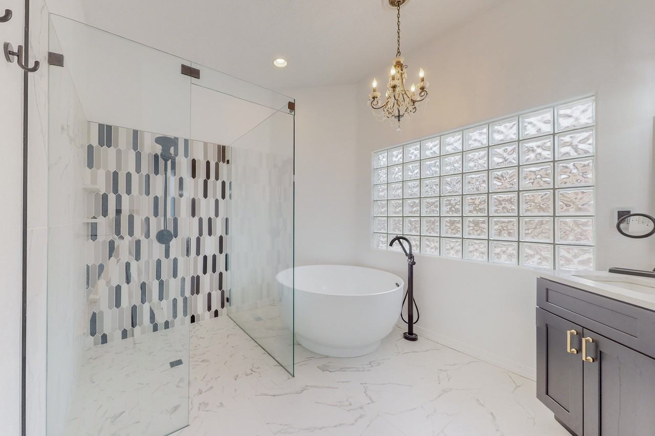 13713 Crested Butte Dr Ne #NA - Photo 2 of 25