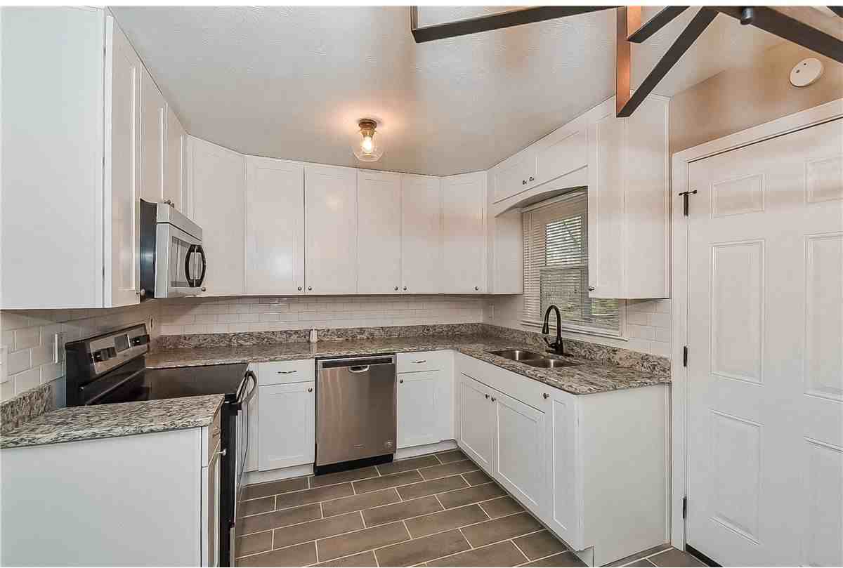 4185 Rocky Face Dr - Photo 5 of 15