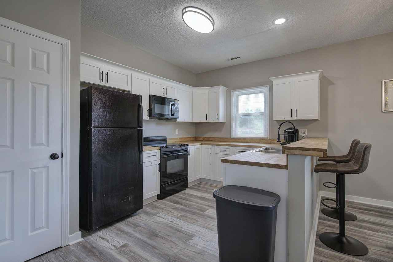 Saint Elmo Circle - Photo 3 of 29