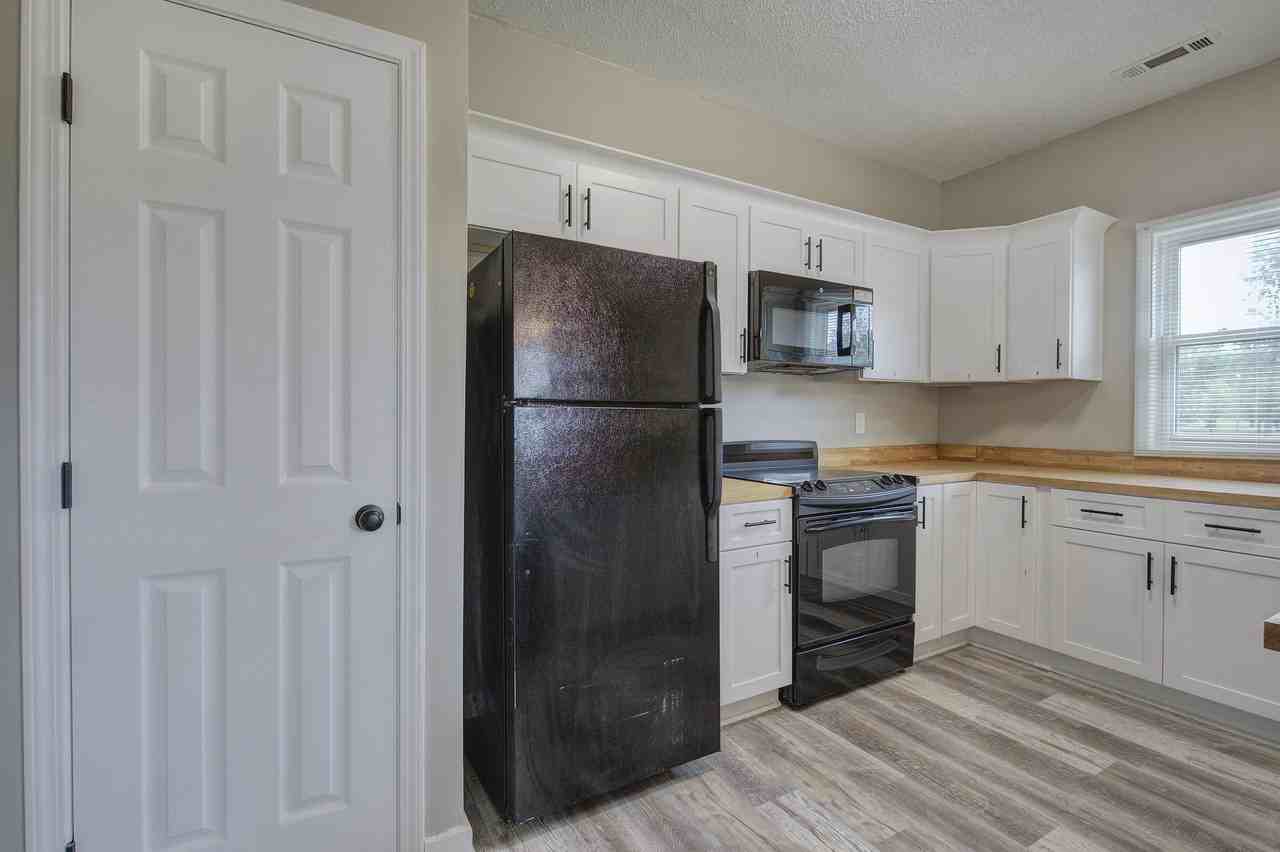 Saint Elmo Circle - Photo 5 of 29