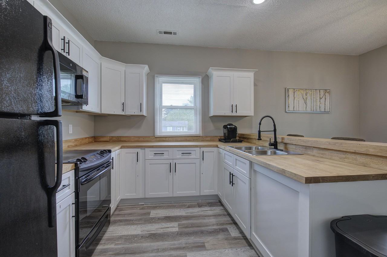 Saint Elmo Circle - Photo 7 of 29