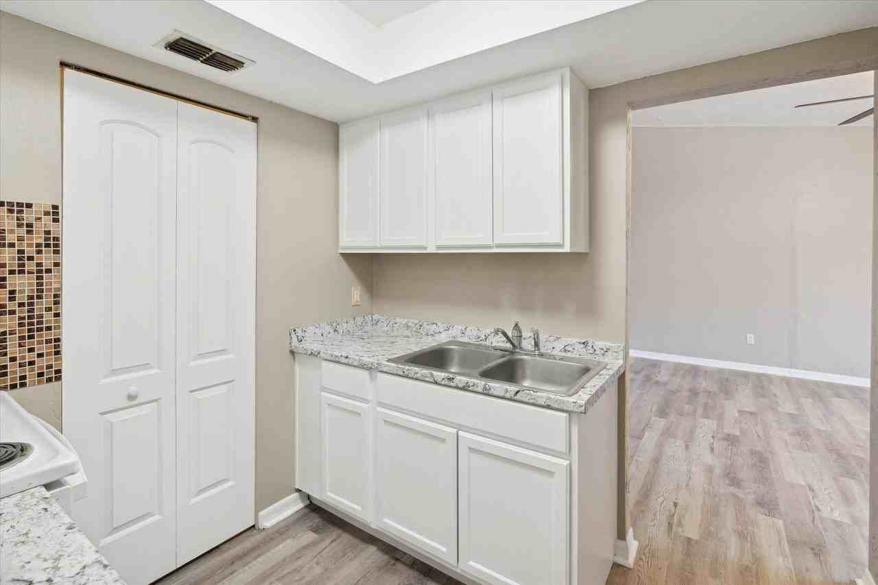 Sw 69th St - Photo 2 of 16