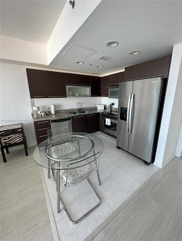 Brickell Ave - Photo 5 of 9